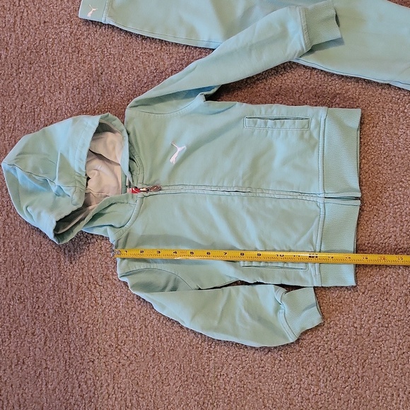 2 PC Puma outfit - Picture 3 of 14